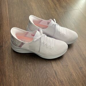 Skechers Women's Slip-Ins White Knit Sneakers with Pink Sparkle Details Size 9.5